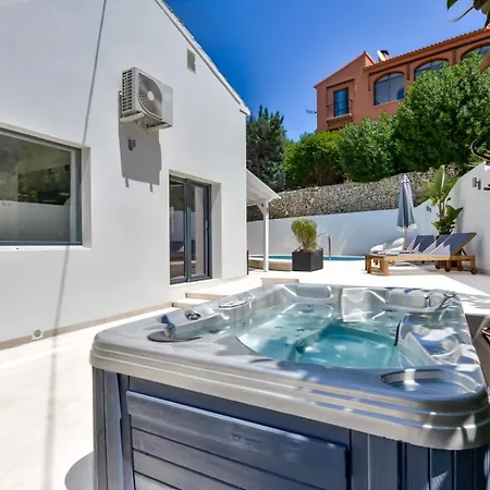 Con Piscina Cerca De Puerto Blanco Villa